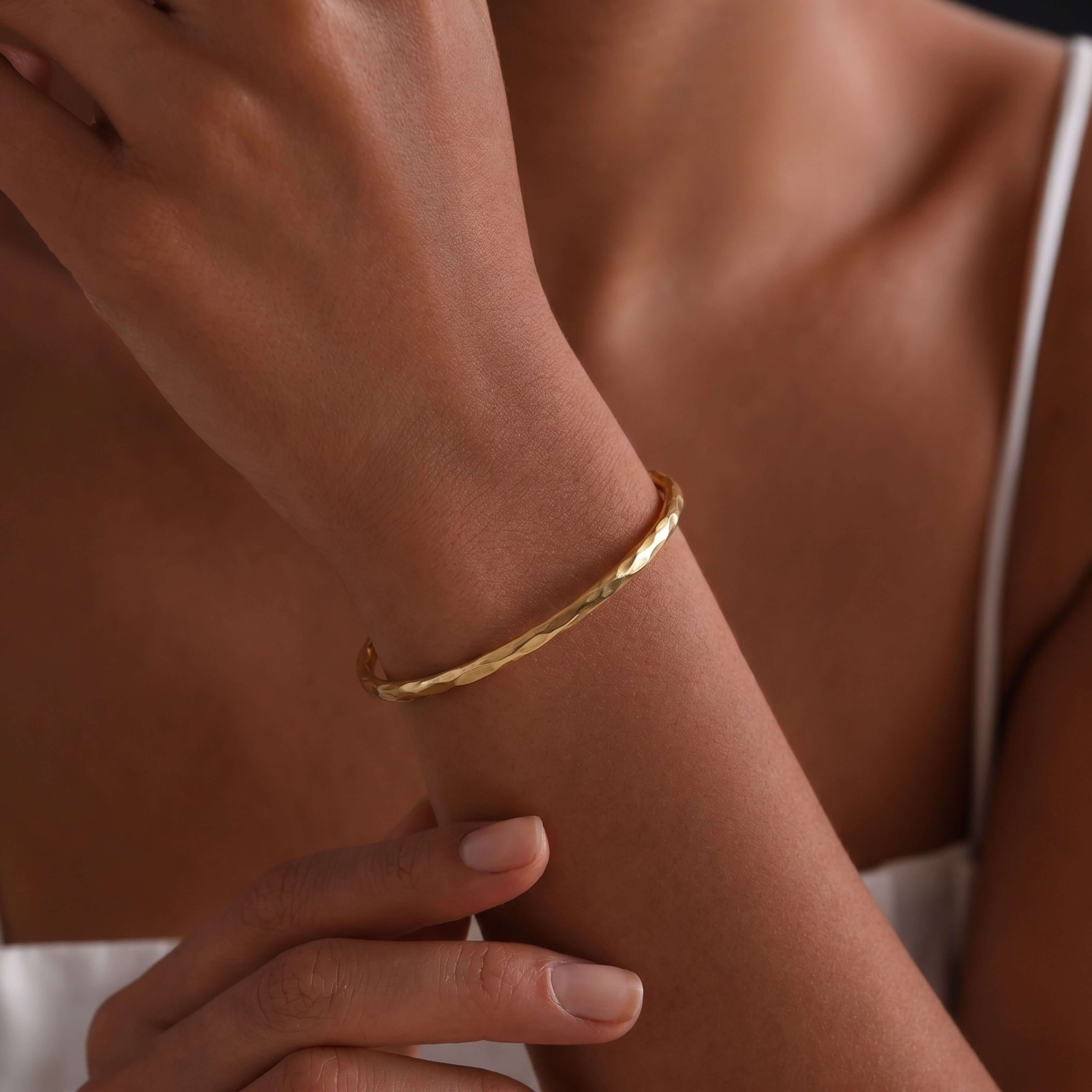 Thin Textured Brass Bangle | Raha - EcoDunia