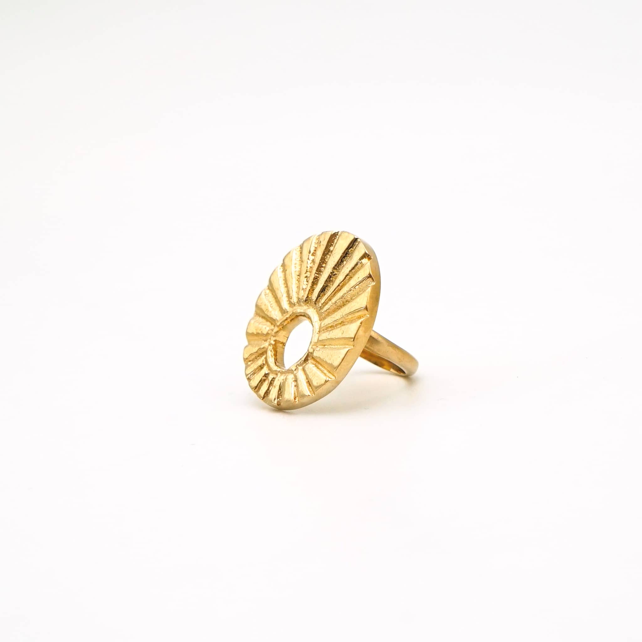 Bela Circle Ray Ring Brass