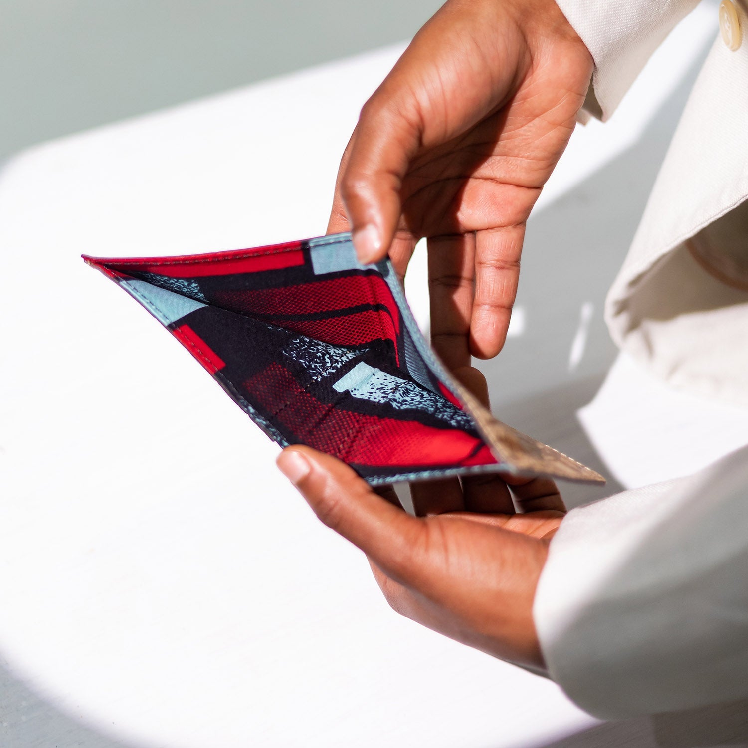 Slim Leather Wallet - Unisex Bifold Minimalist Wallet