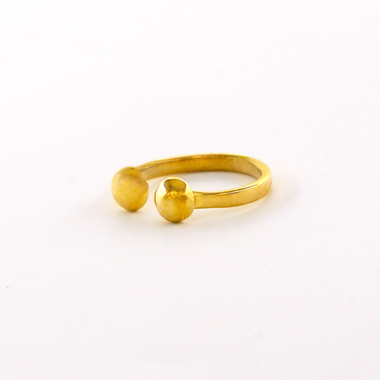 Fina Adjustable Open Brass Ball Ring