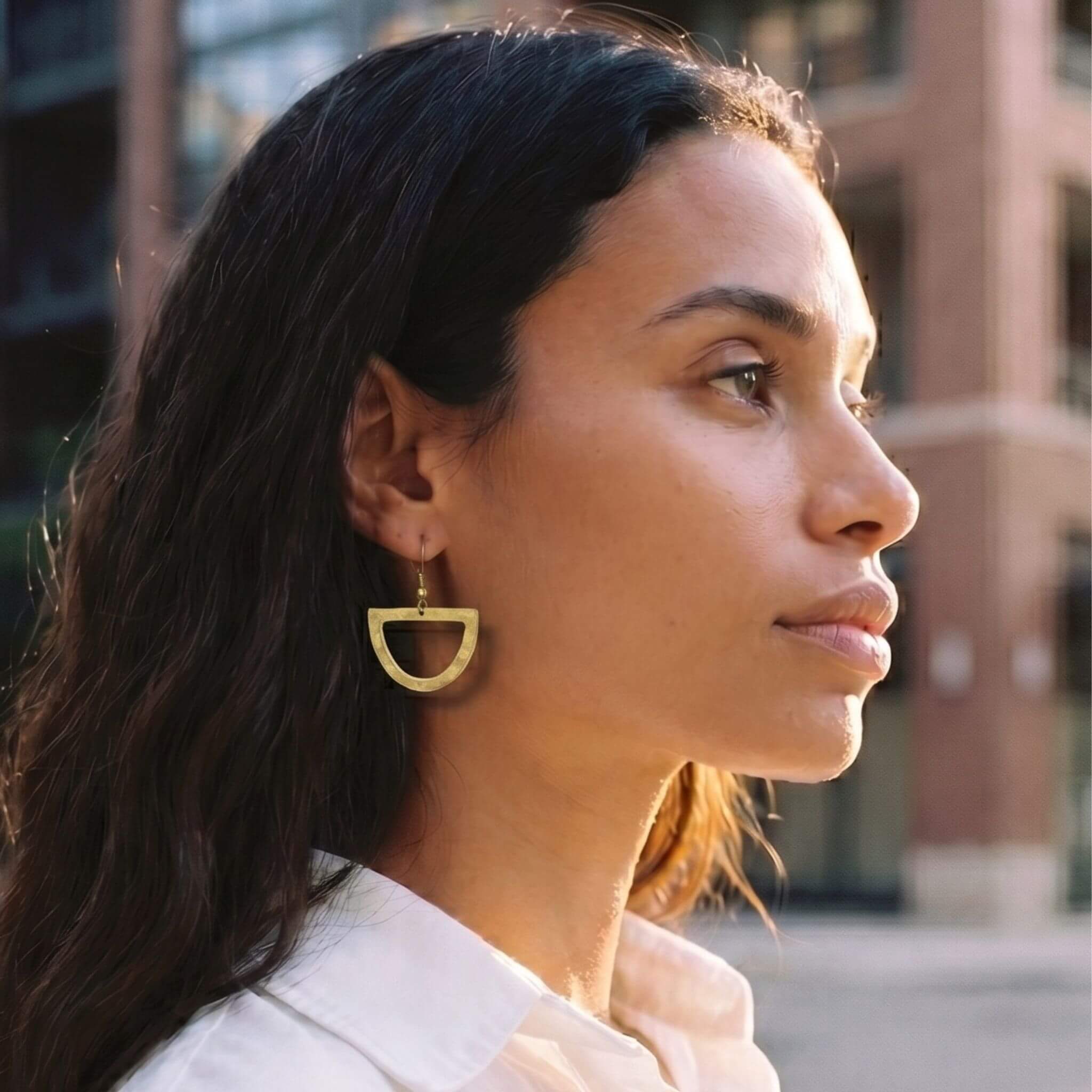 Hammered Half-Circle Brass Earrings | Jano Ecodunia