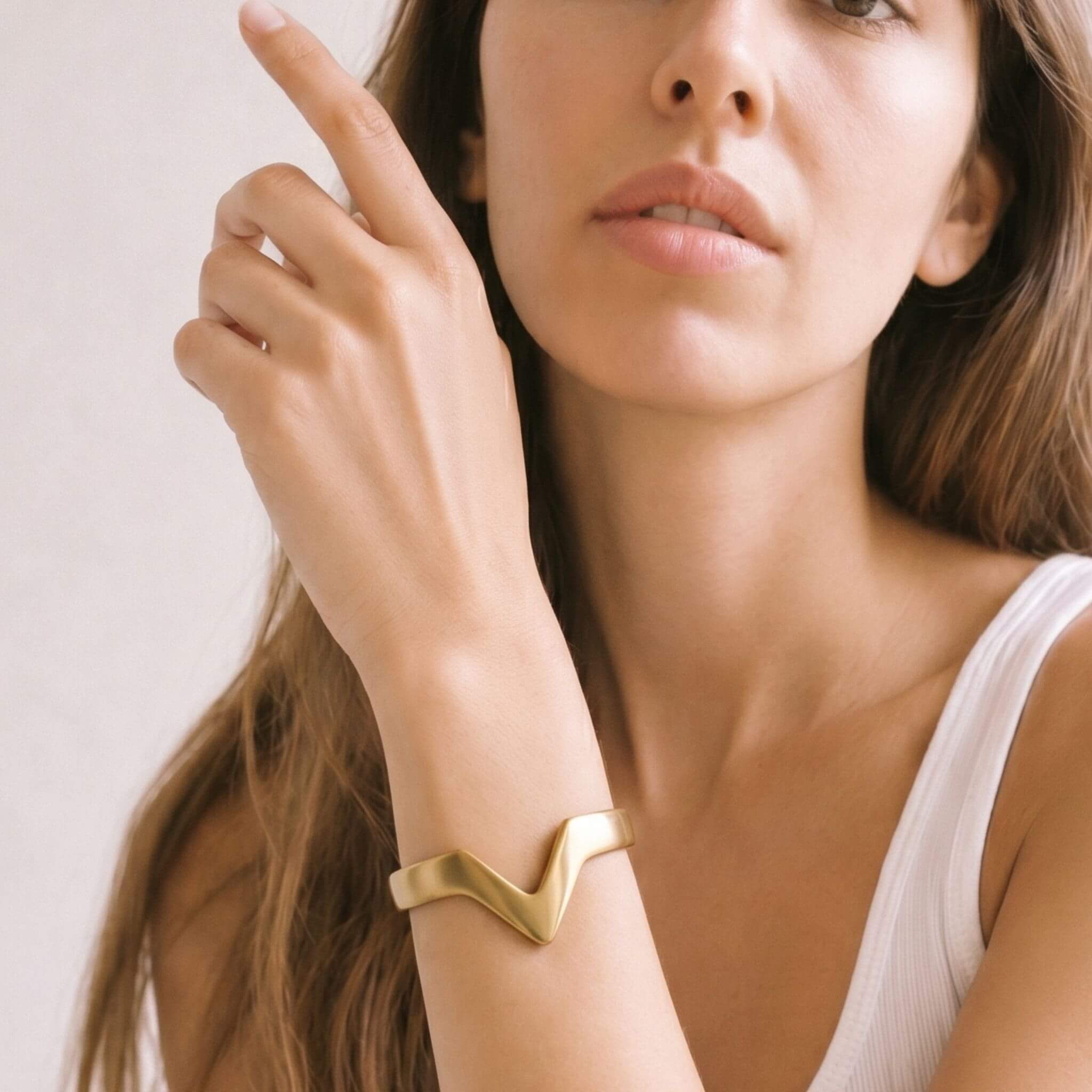 Adjustable Brass Open V-Shaped Cuff Bracelet - Nyeupe Ecodunia