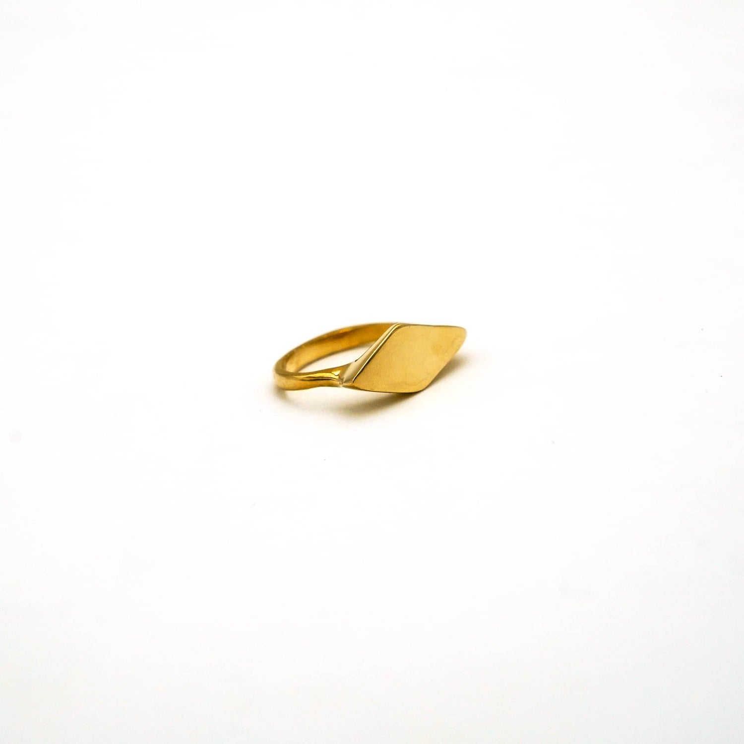 Kata Signet Ring