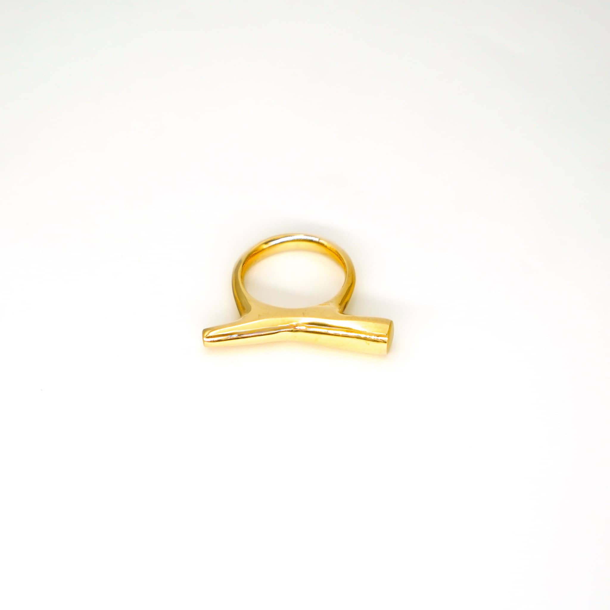 Kesho Mini Curved Bar Ring