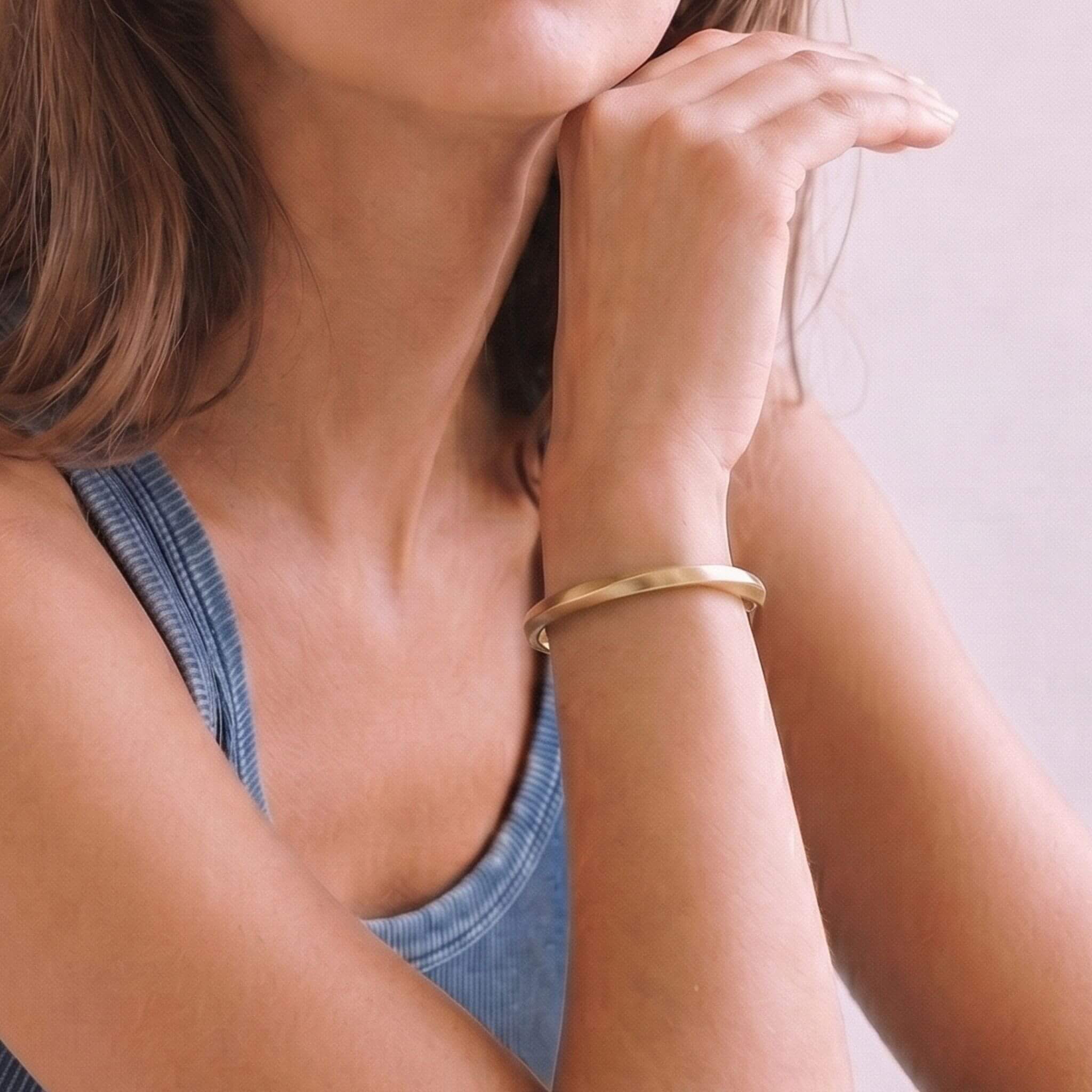 Elegant Twisted Brass Cuff Bracelet | Pili - EcoDunia