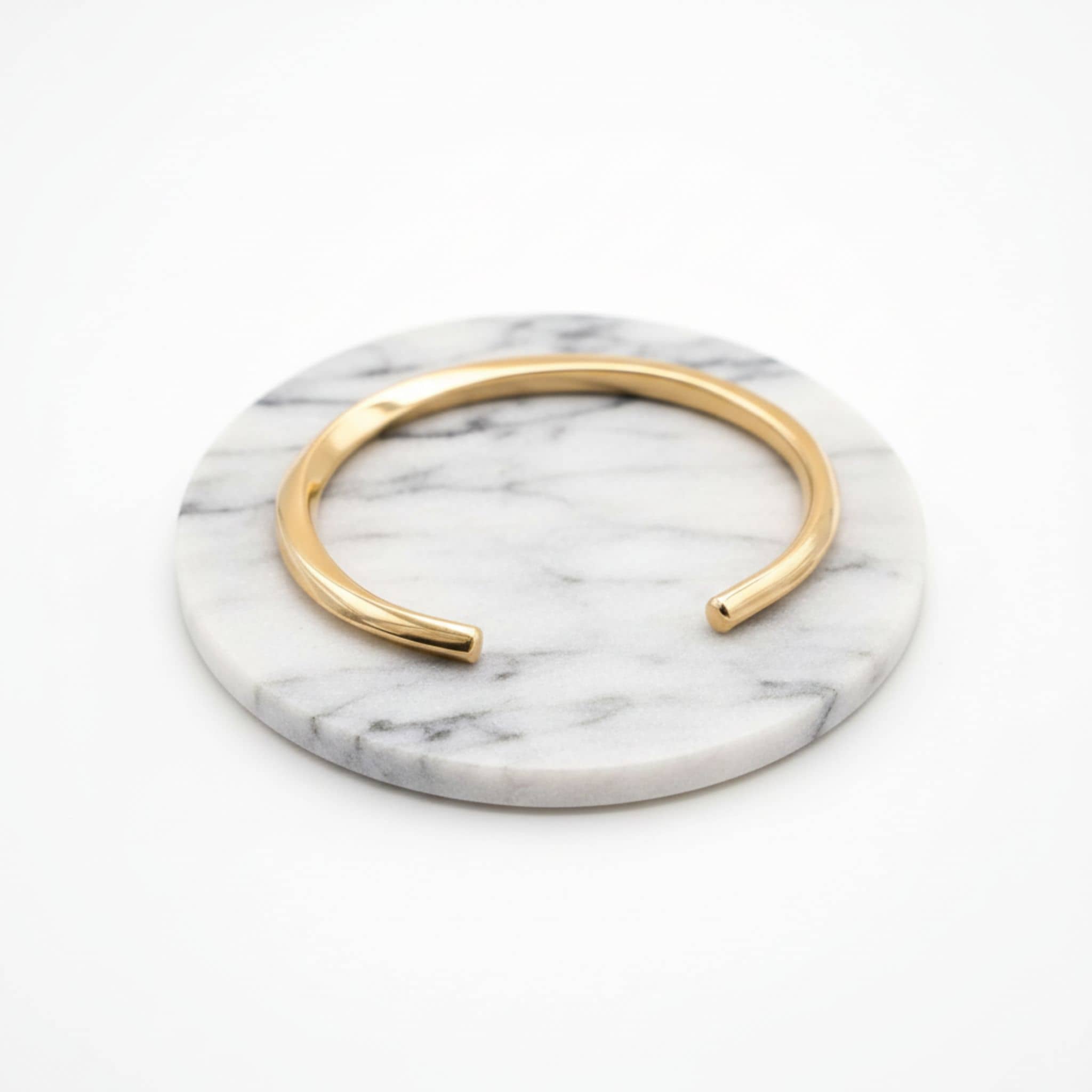 Elegant Twisted Brass Cuff Bracelet | Pili