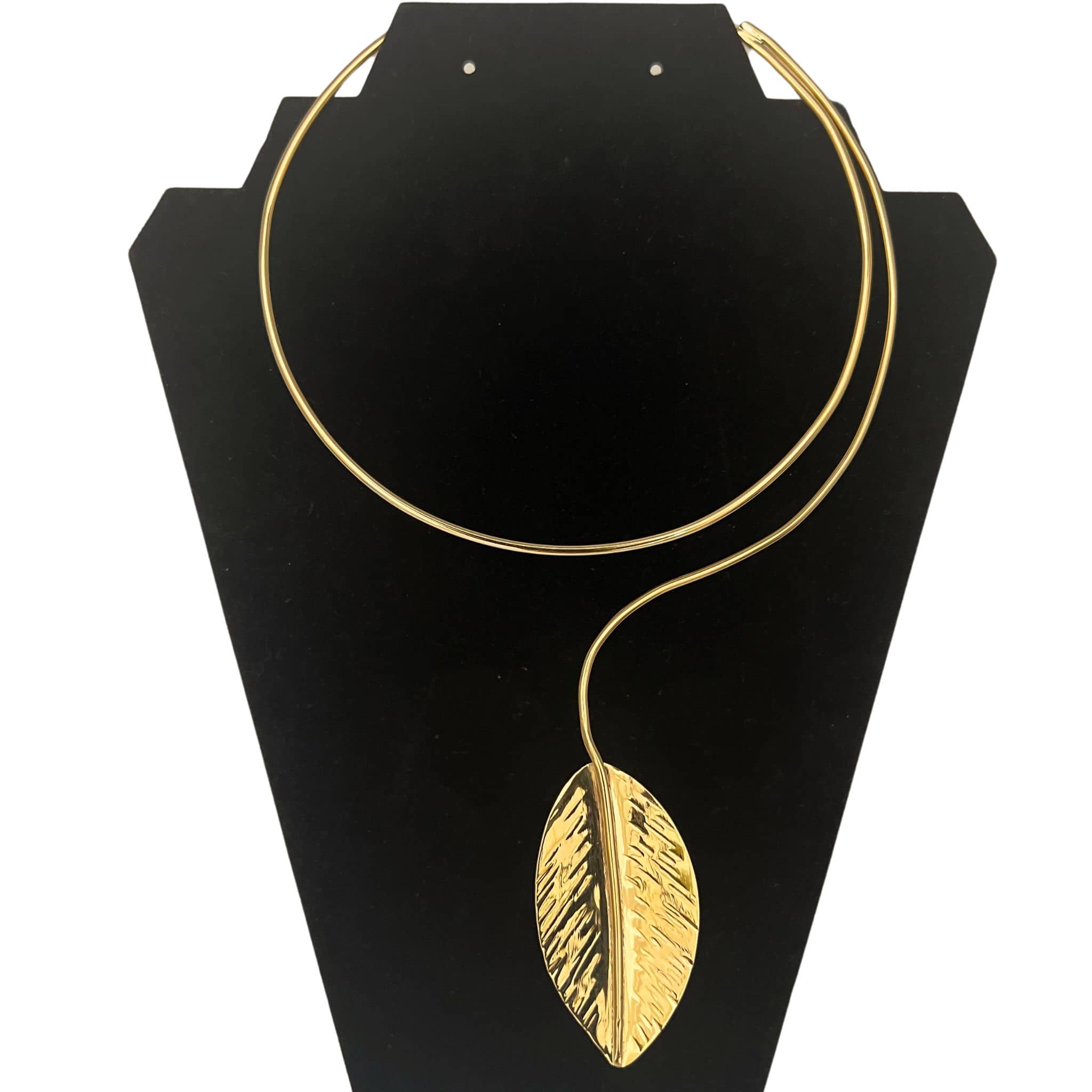 Zizi Wrap Choker Necklace with a Leaf Pendant