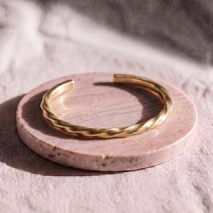 Circular Twist Brass Cuff Bracelet | Uzi Ecodunia