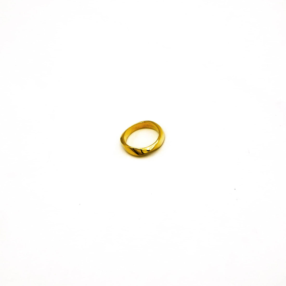 Binti Brass Wave Ring