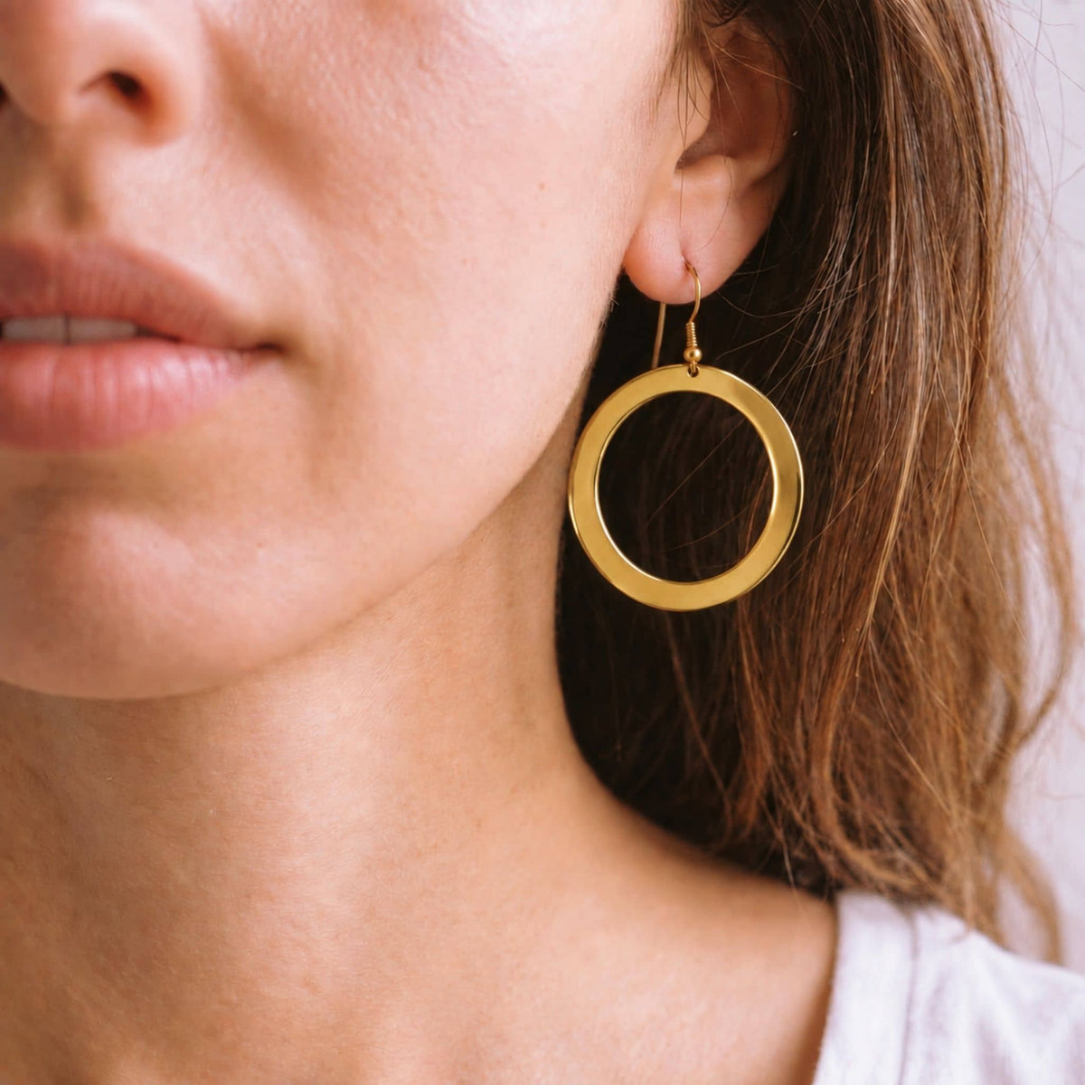 Smooth Circle Brass Hoop Earrings for Women | Sura - EcoDunia 