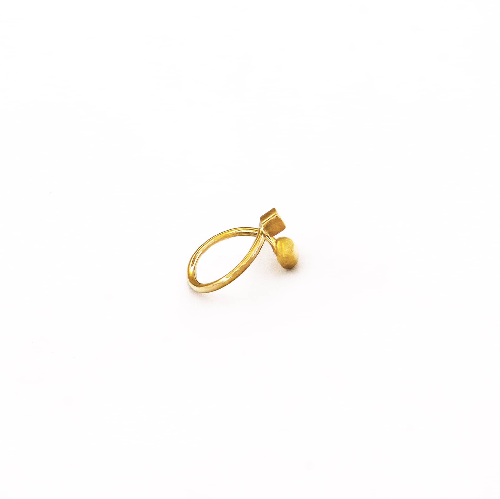 Cube and Ball Bypass Ring | Dira