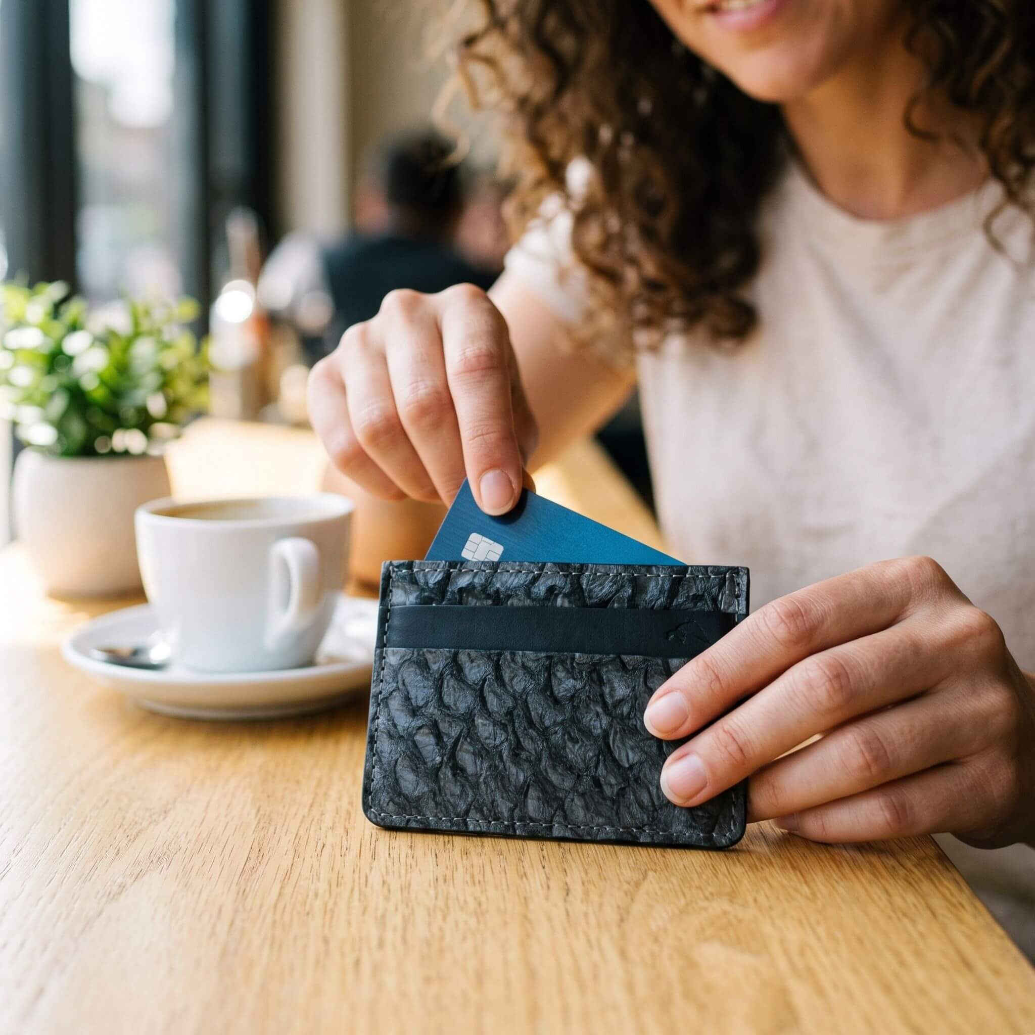 Fish Card Holder Wallet, Unisex Leather Card Case - EcoDunia 