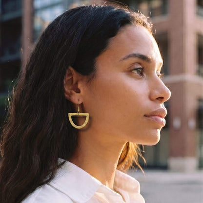 Hammered Half-Circle Brass Earrings | Jano Ecodunia