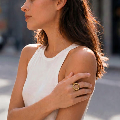 Hollow Signet Ring | Kasa
