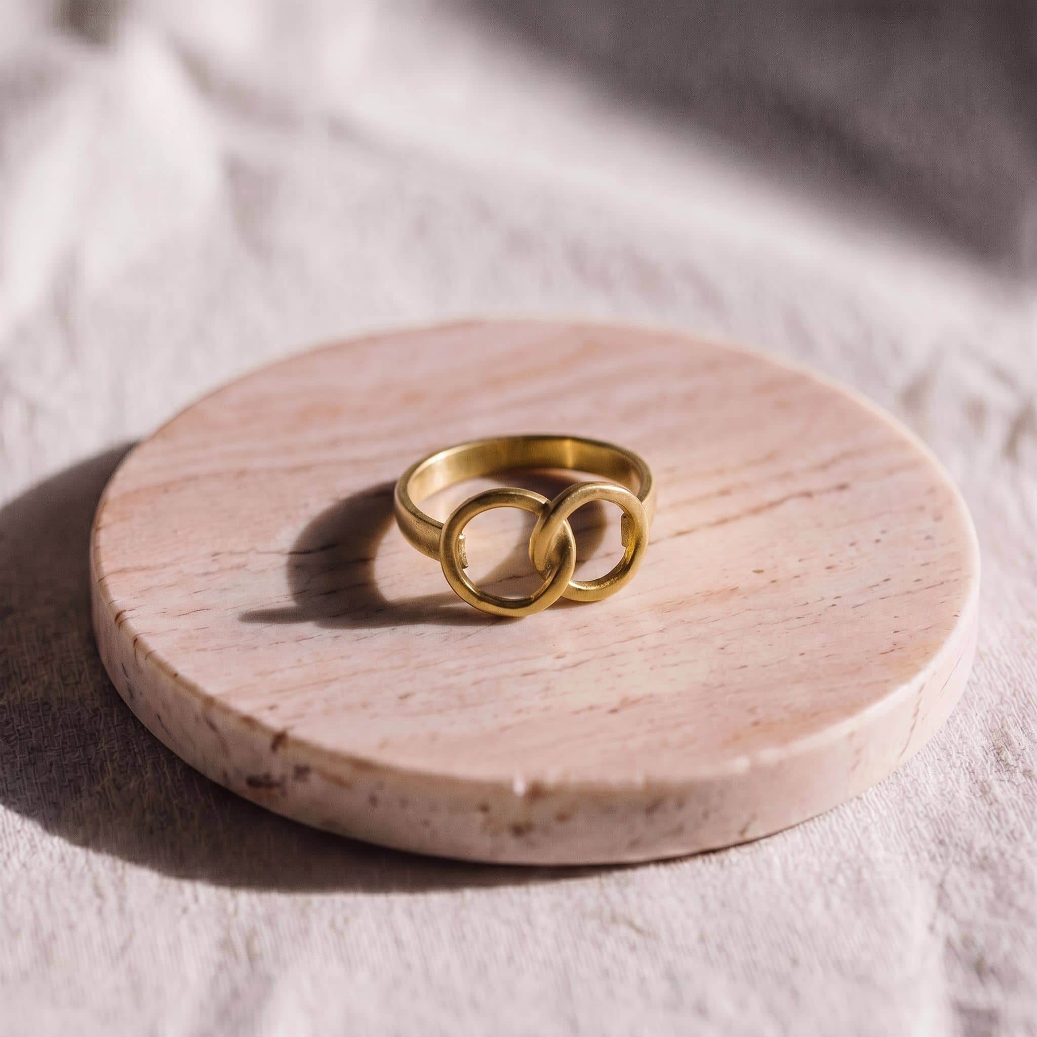 Brass Interlocking Double Circle Ring | Upeo - Ecodunia
