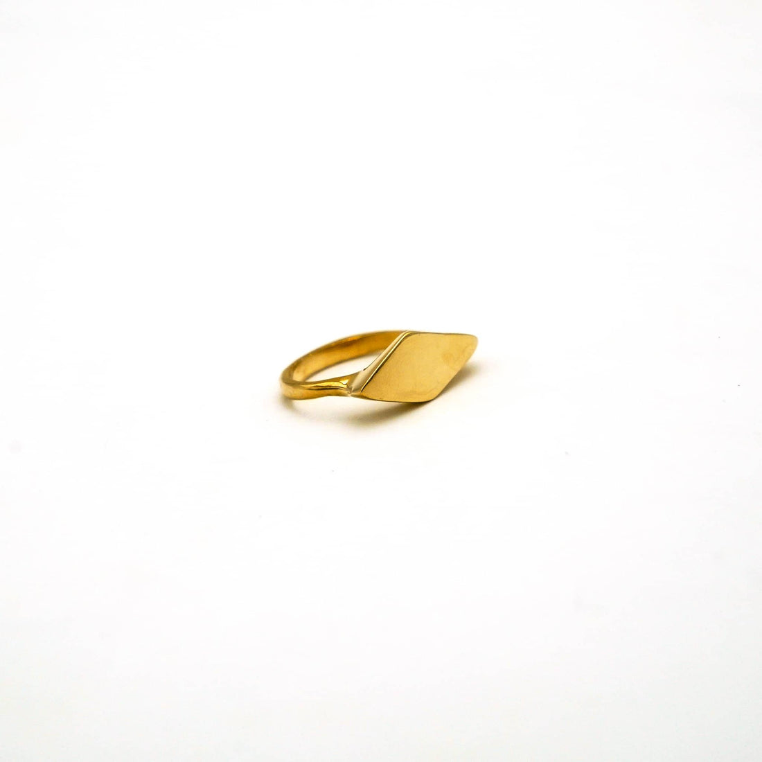 Kata Signet Ring