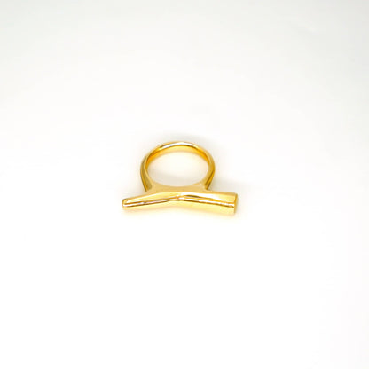 Kesho Mini Curved Bar Ring