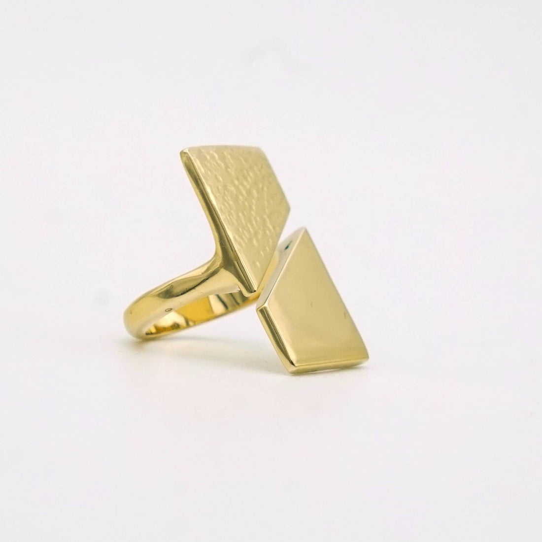 Kiu Adjustable Rectangular Bar Ring Brass