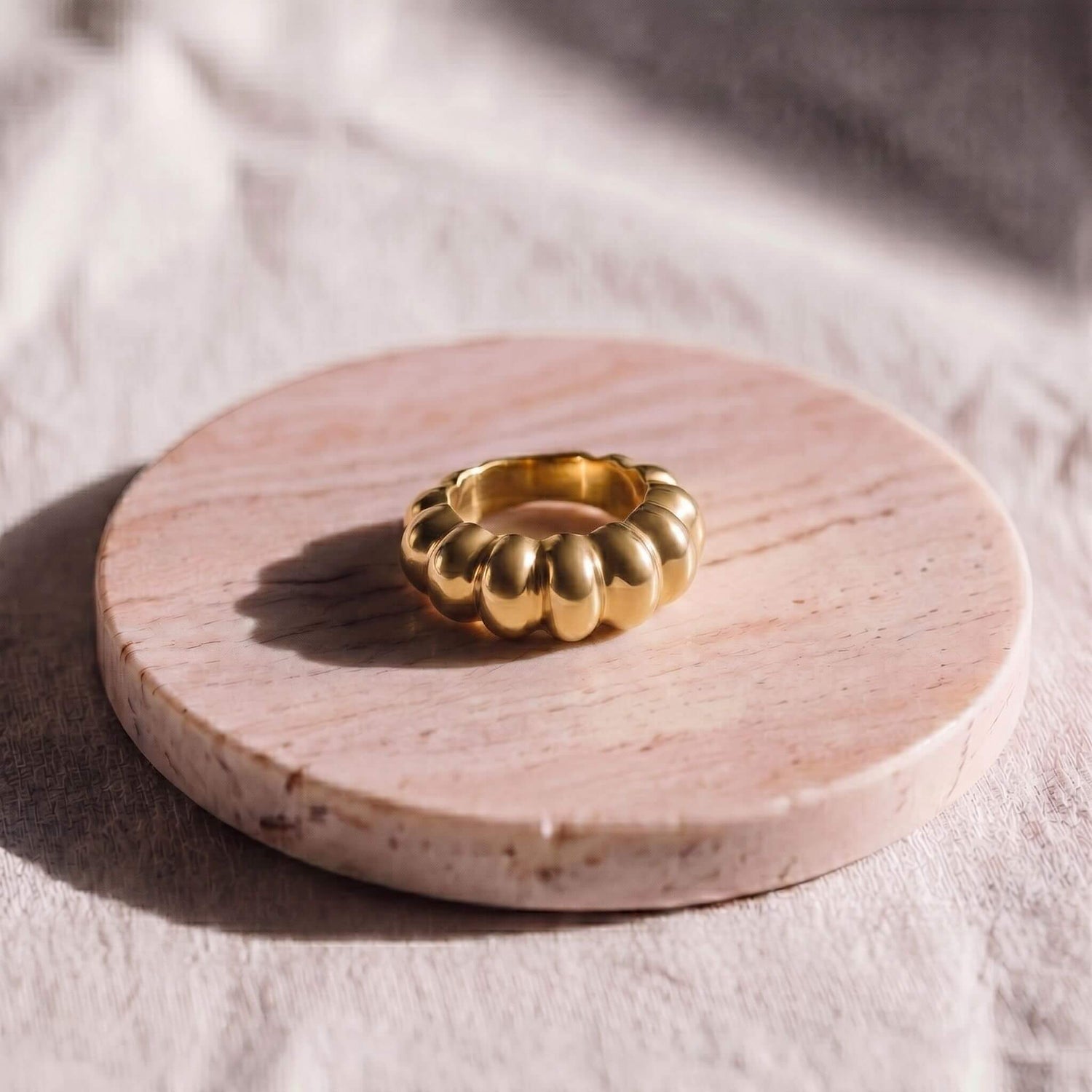 Noble Crown Band Ring | Rica Ecodunia