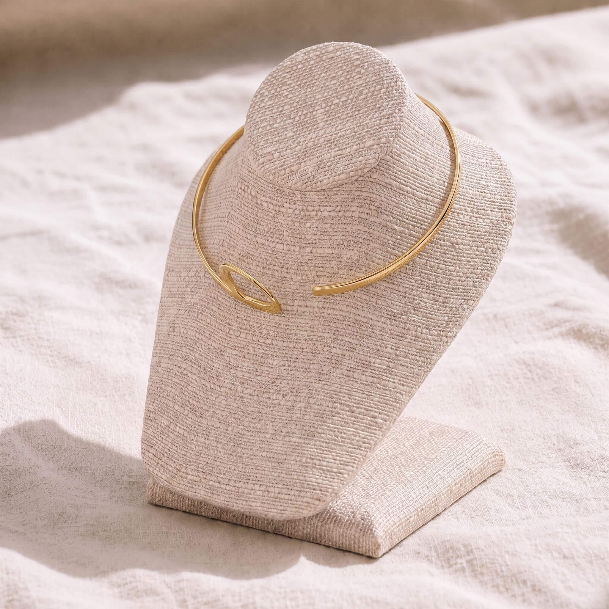Open Loop Brass Collar Choker Necklace for Women | Pindu - EcoDunia