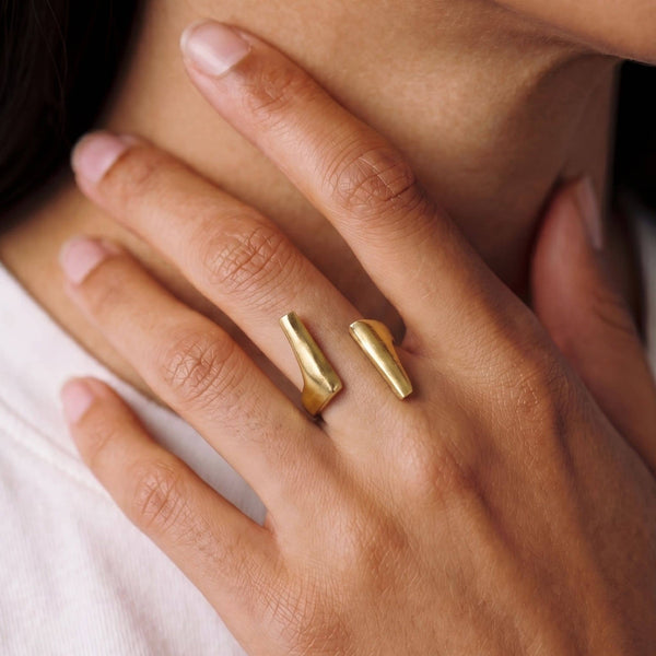 Double Petal Brass Statement Ring for Women | Umbo - EcoDunia