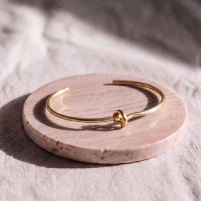 Thin Knot Brass Cuff Bracelet | Tatu - Ecodunia