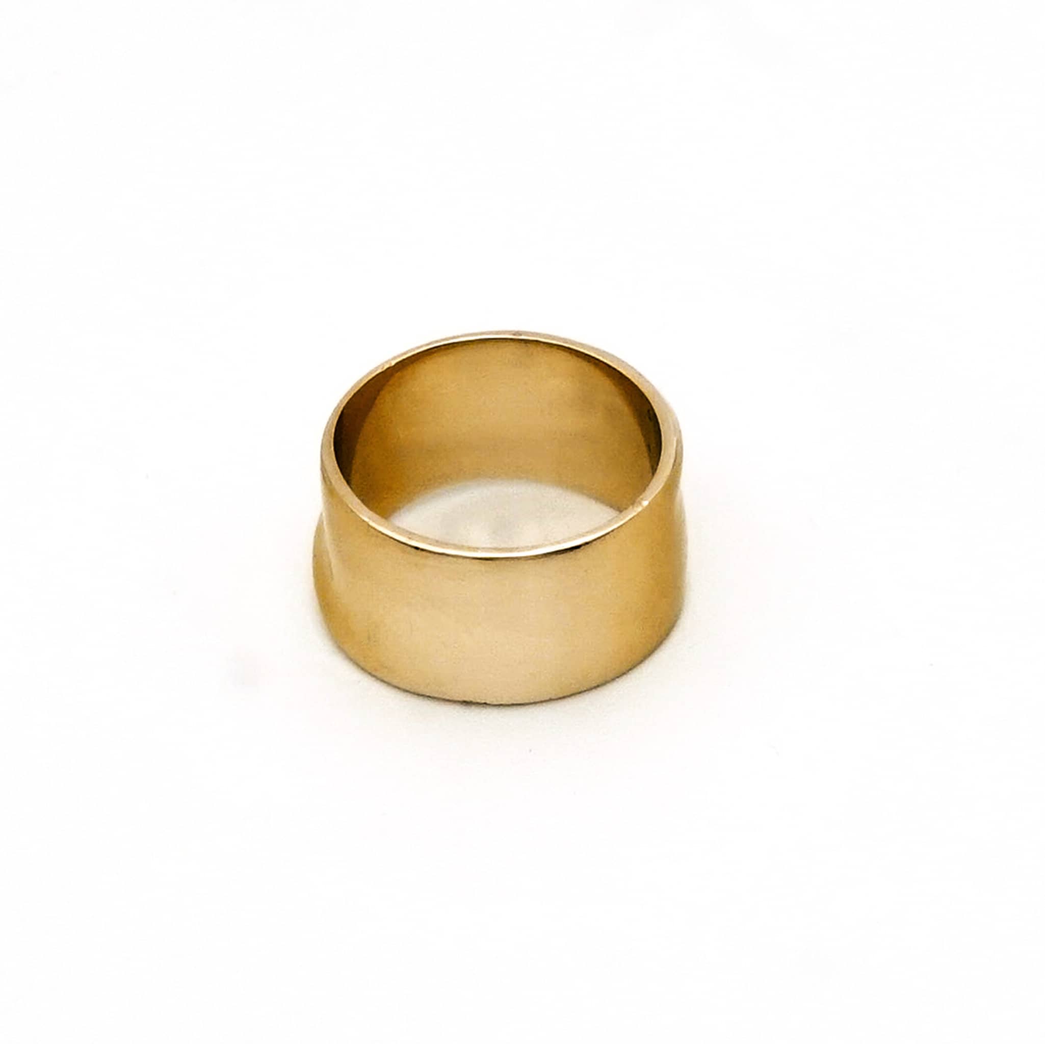 Pwani Minimalist Concave Band Ring