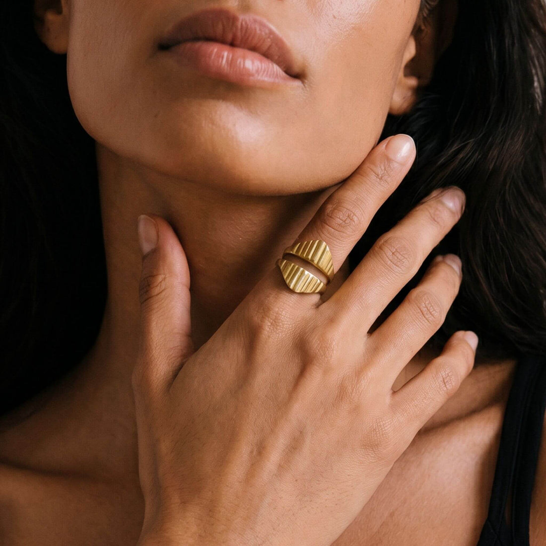Ribbed Shield Statement Ring | Bata Ecodunia