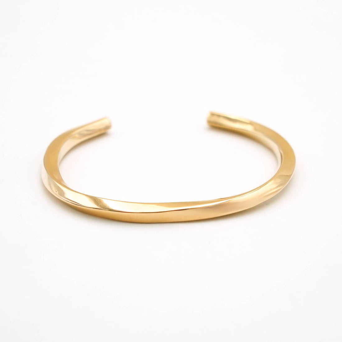 Elegant Twisted Brass Cuff Bracelet | Pili  - EcoDunia