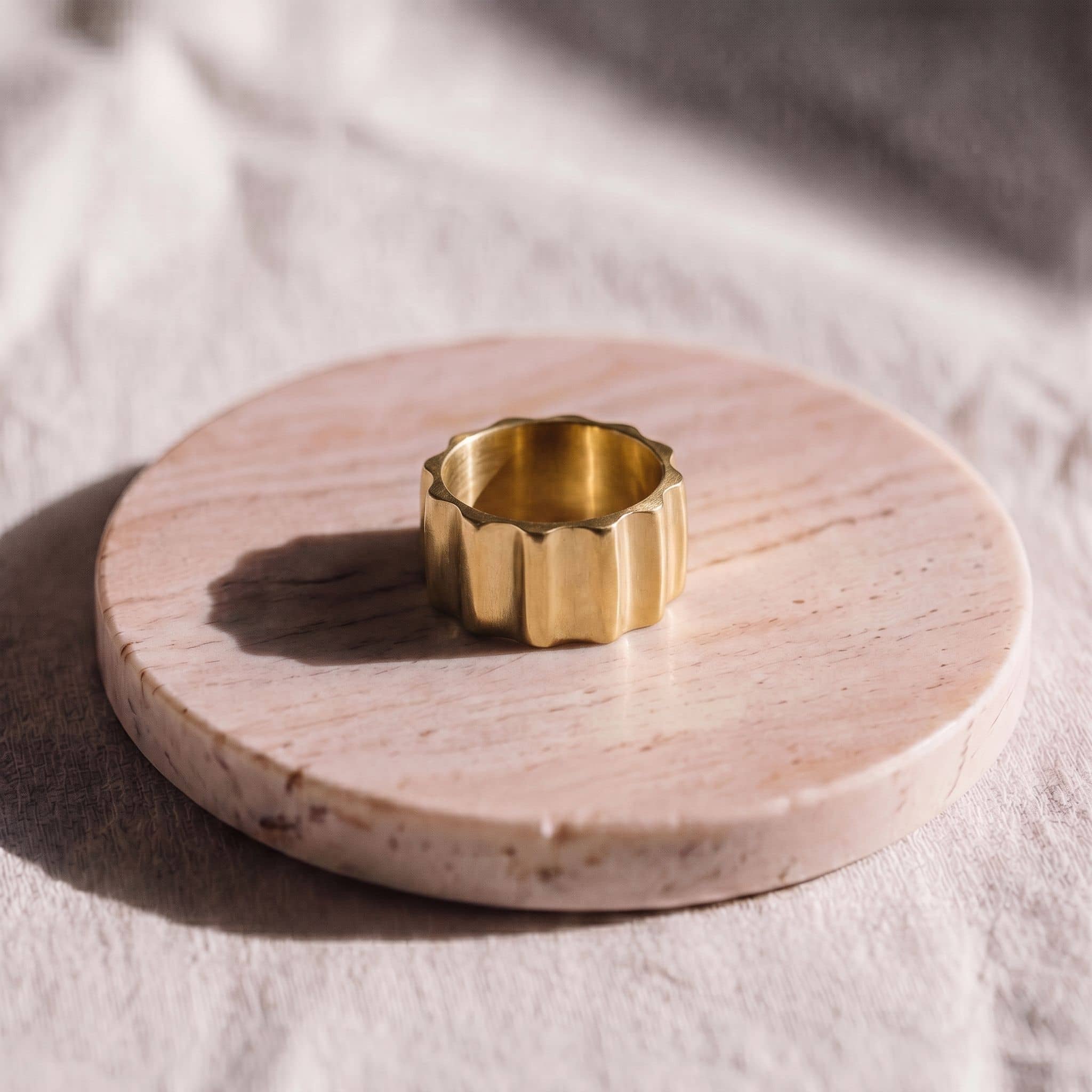 Scalloped Sun Ray Band Ring | Issa Ecodunia
