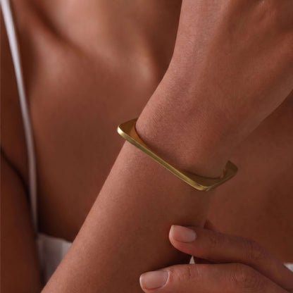 Smooth Square Brass Bangle Bracelet | Leo - Ecodunia