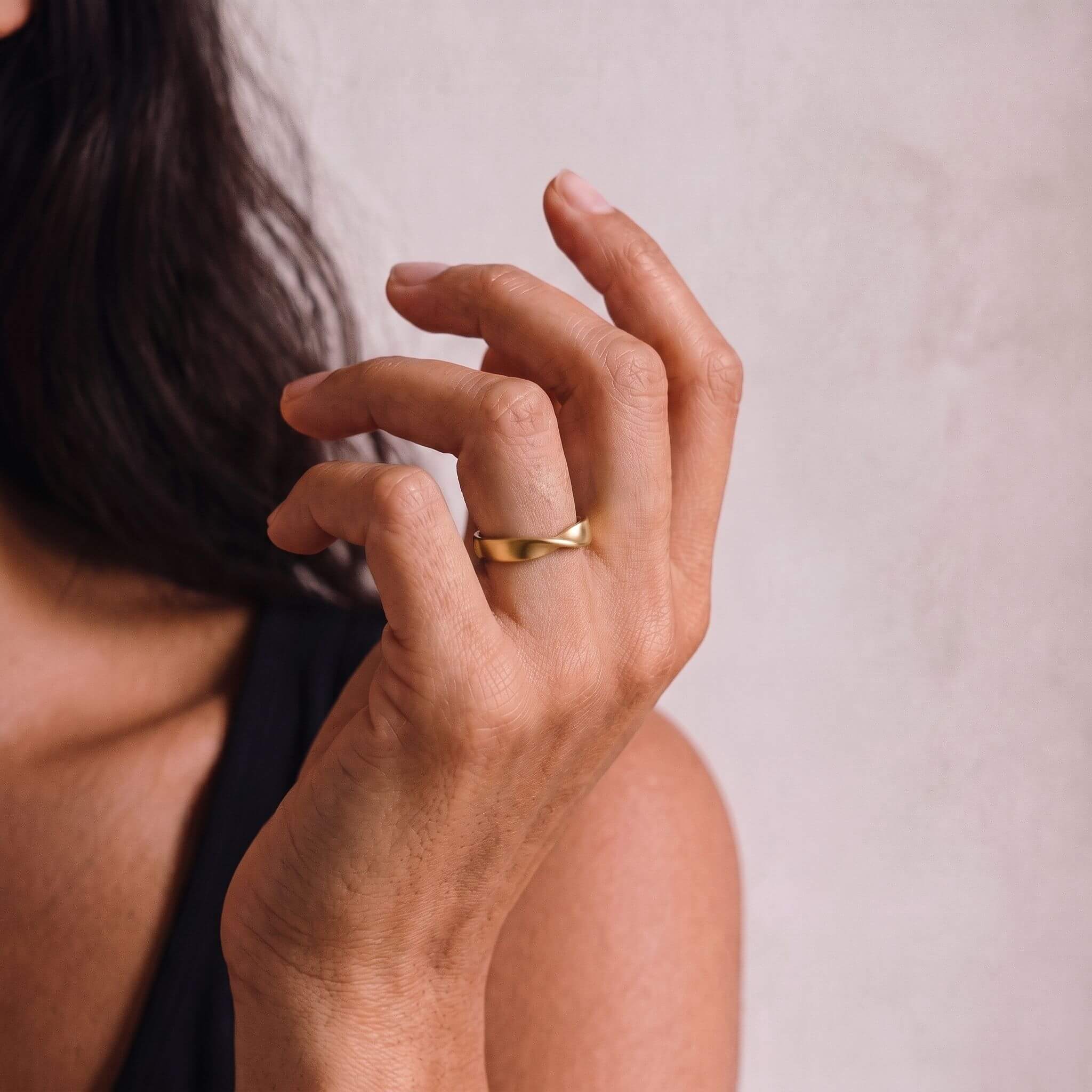 Twisted Band Brass Ring | Talia - EcoDunia