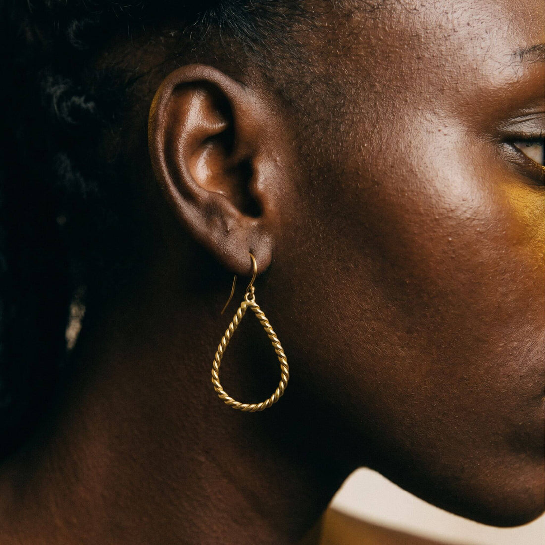 Twisted Brass Hoop Earrings for Women | Rosa Ecodunia