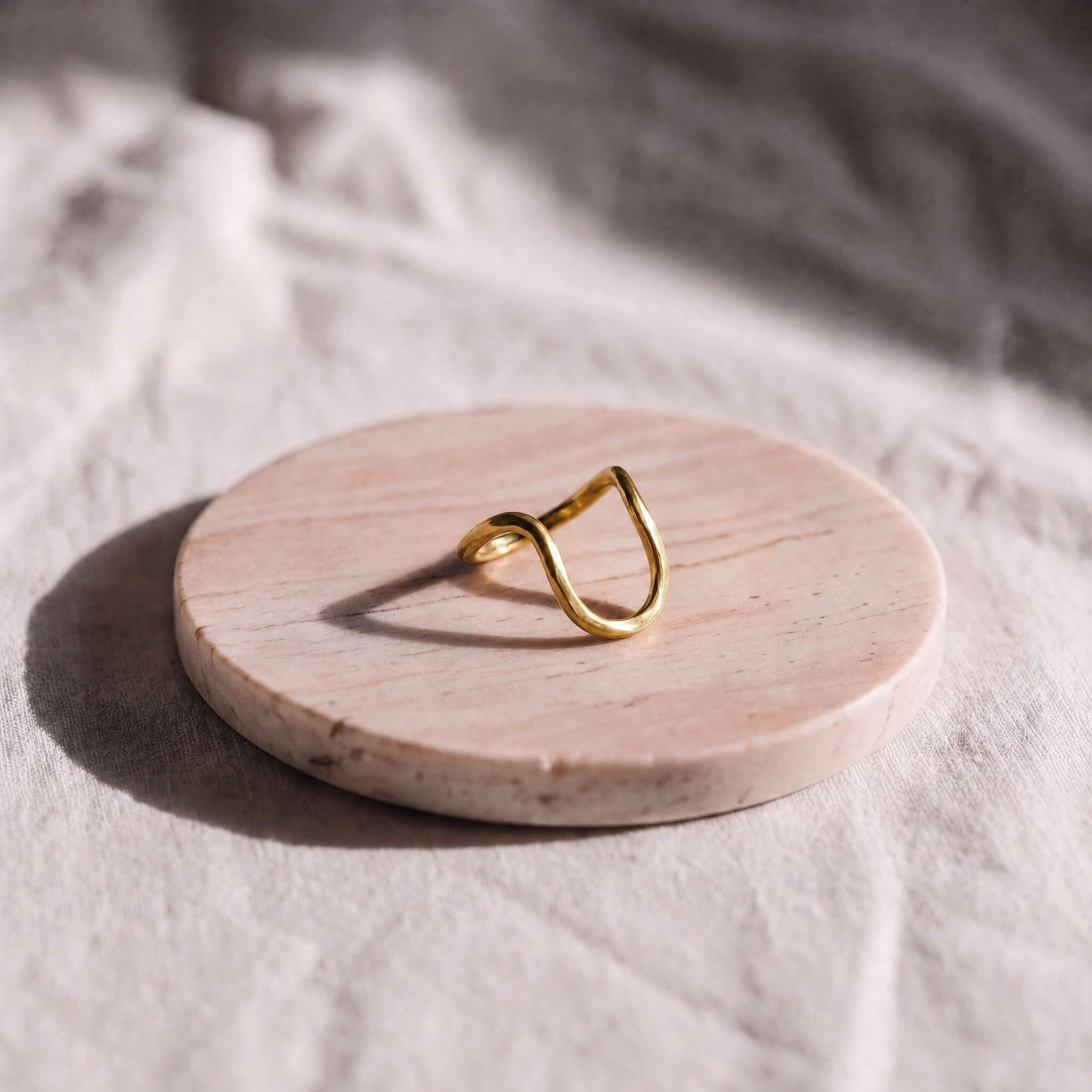U-Shaped Wire Brass Ring | Mila - EcoDunia