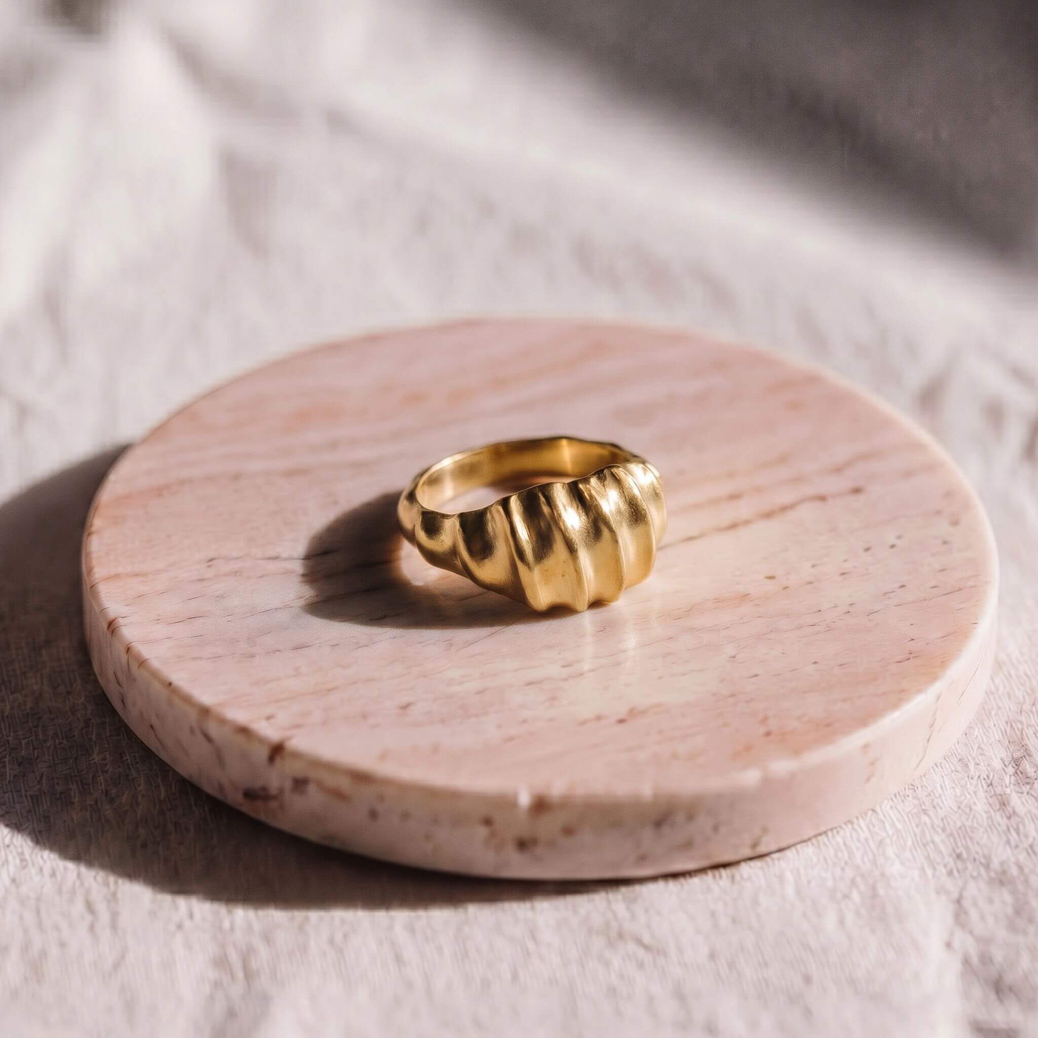 Brass Wave Dome Ring | Hali Ecodunia